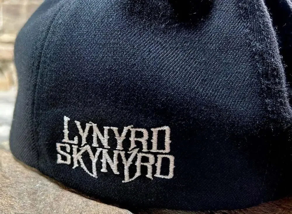 Lynyard Skynyrd black L/XL baseball Cap Skull Wings 2005